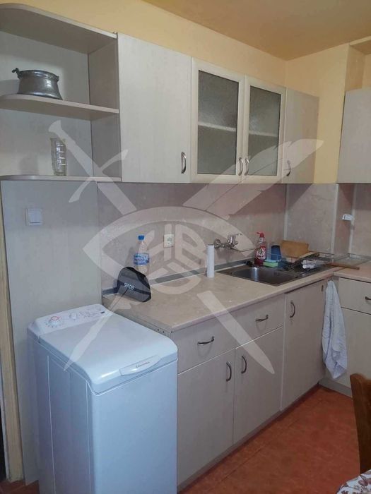 Дава се под наем Тристаен апартамент в Варна, Левски - 64 кв.м за 430 € - Снимка #2