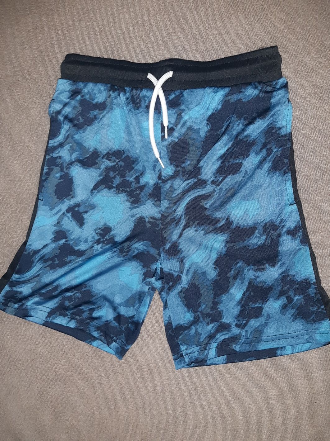 Lot 7 perechi pantaloni scurți  respirabili  noi 128