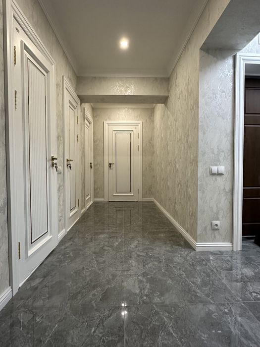 ул. Ш. Рашидова (метро Космонавты) 3/8/9  Спецплан 114 кв.м