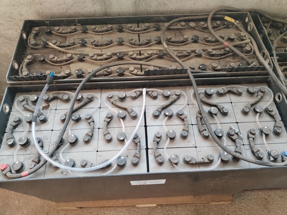 Vând acumulator fotovoltaice 48 v-24v