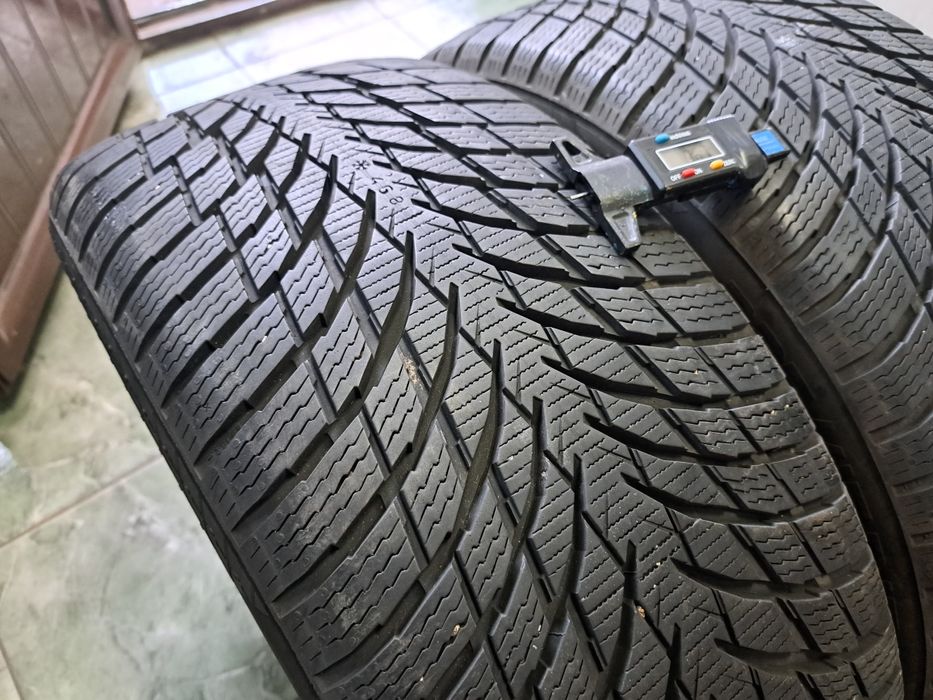 2 anvelope 225/45 R17 Nokian profil 8mm