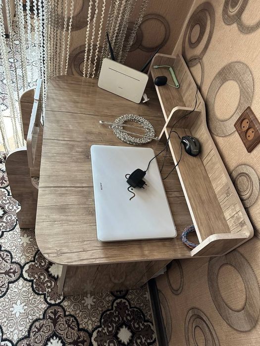 Продам компьютерный столик