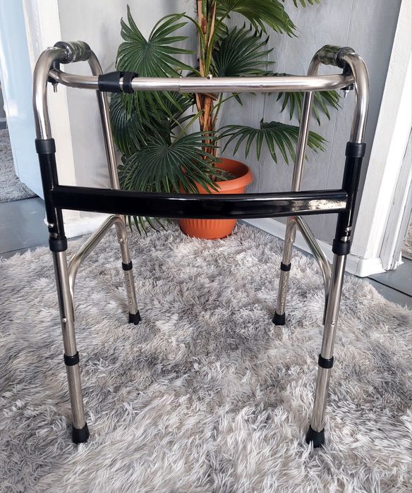 Продам ходунки без колесиков.