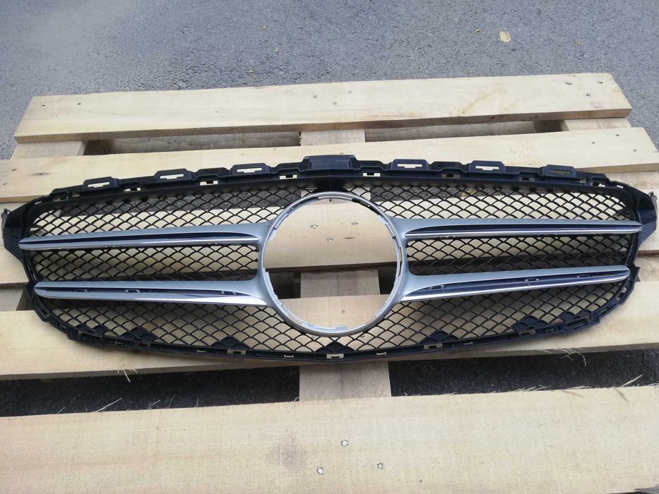 Предна решетка за w205