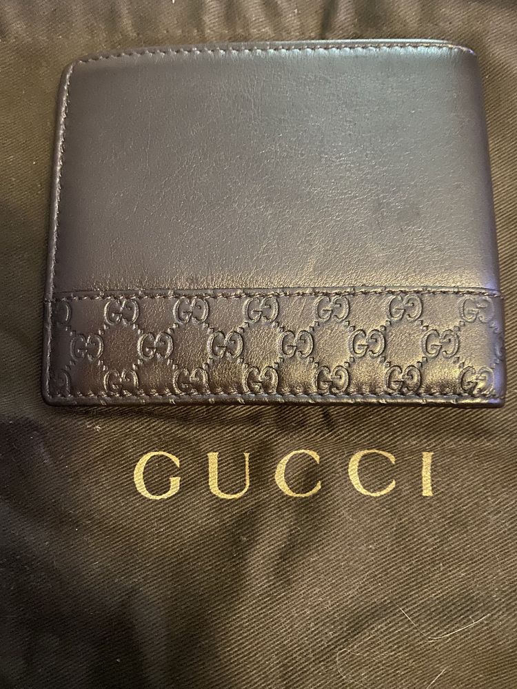 Doua portofele Gucci si Dupont