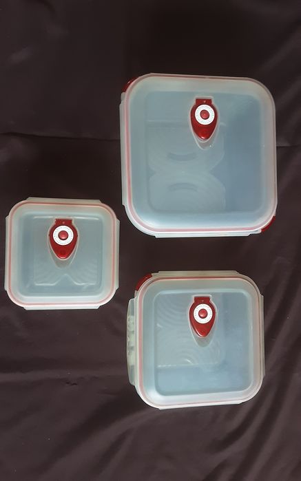 Набор контейнеров для продуктов с вакуумным эффектом