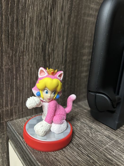 Nintendo Amiibo Princess Peach cat