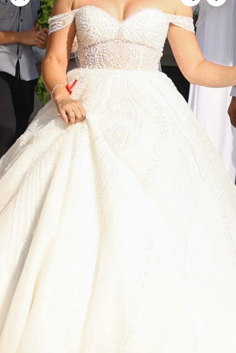 Булчинска рокля с мъниста