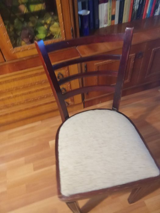 Scaune vintage tapițate