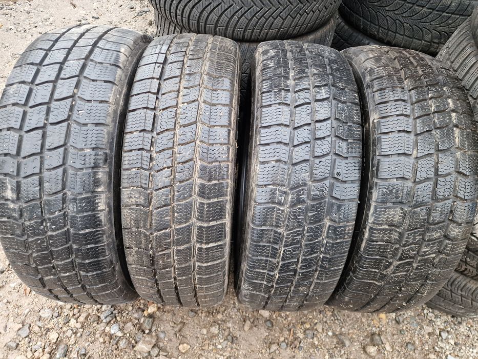 Anvelope 205/65R16C marca Vredestein, M +S, DOT 2023, 7 mm