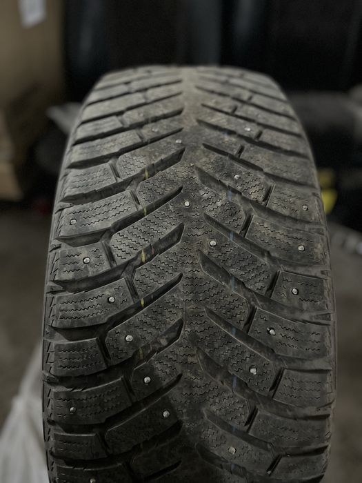 Продам б/у резину 275/50/R22