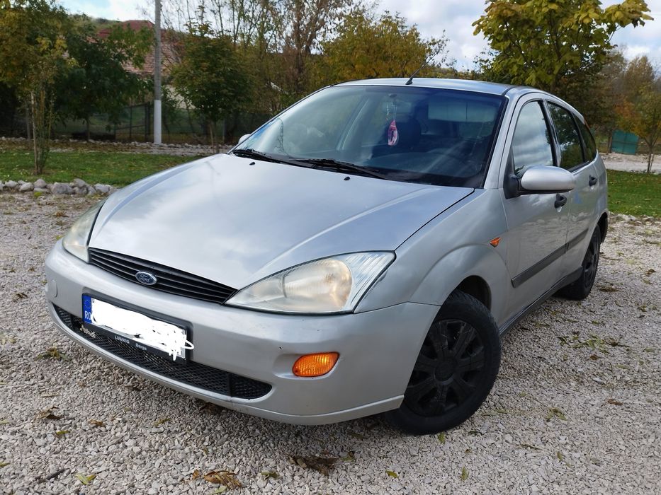 Vând/Schimb Ford Focus 1.6 Benzina An 2001 101 Cp Acte La Zii