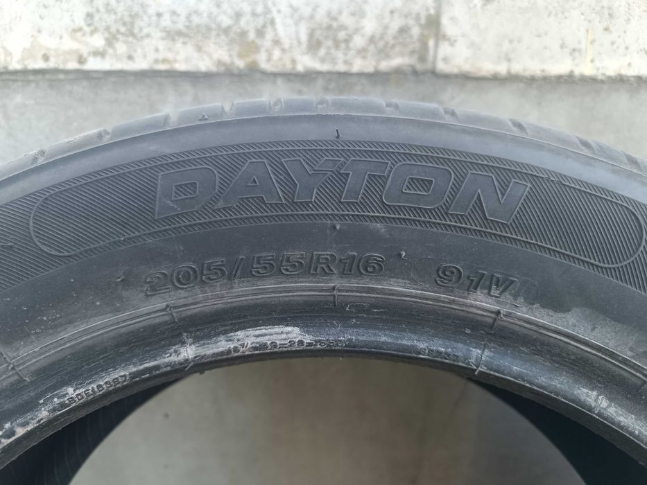Продавам гуми 205/55 R16 – 1 нова зимна и 2 използвани летни