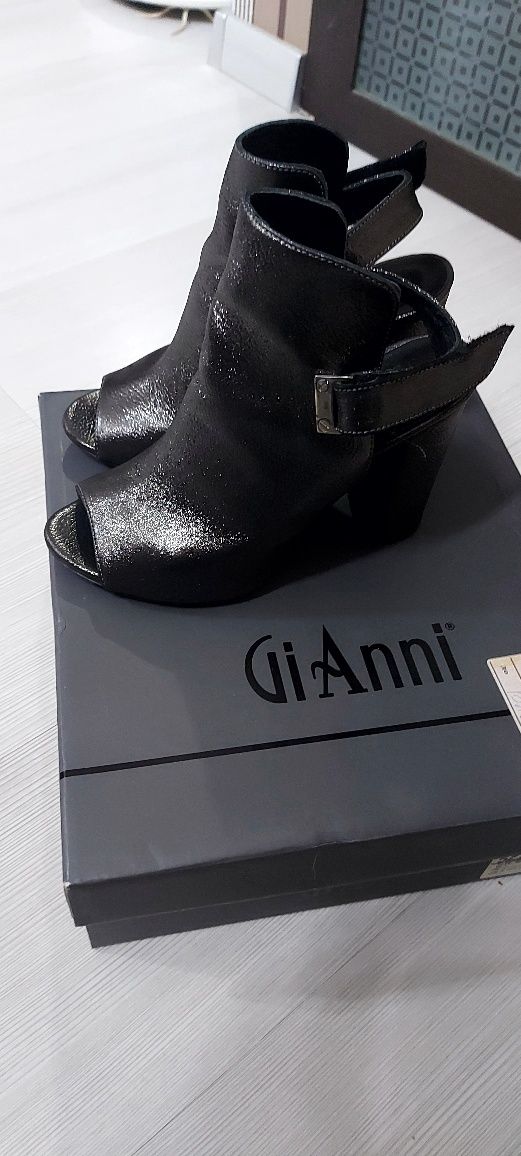 Дамски боти GiAnni номер 36