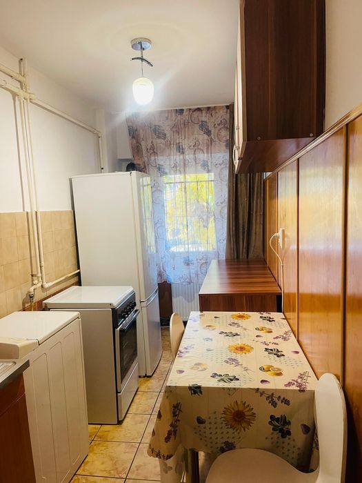 Garnosiera de inchiriat