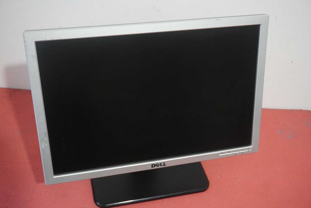 Монитори Dell 19" HD резолюция - SE198WFPV, E198WFP