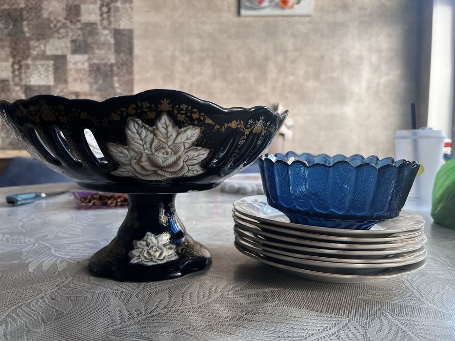 Продам посуду,банки все за 100000