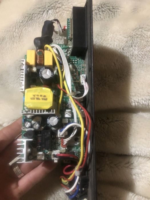 Vand placa de boxa PLAUPUNKT pentru piese