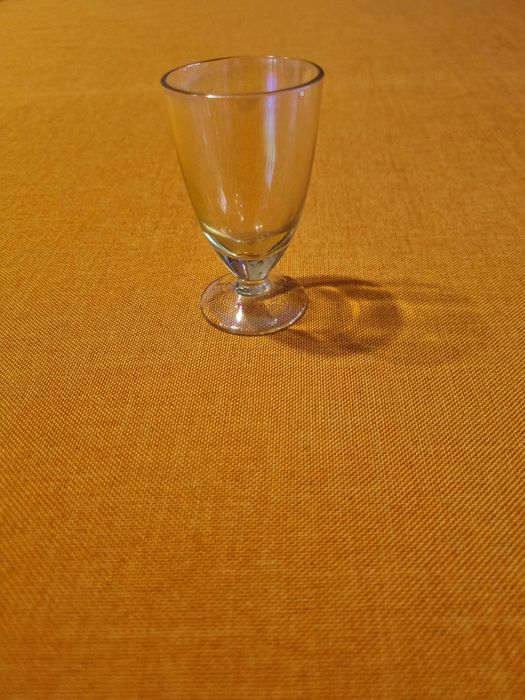 Стъклени чаши за вино, ракия и коктейлни