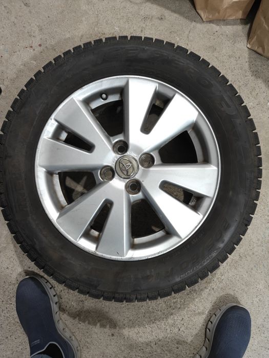 Ризина зима Pirelli ice zero F с дисками r16