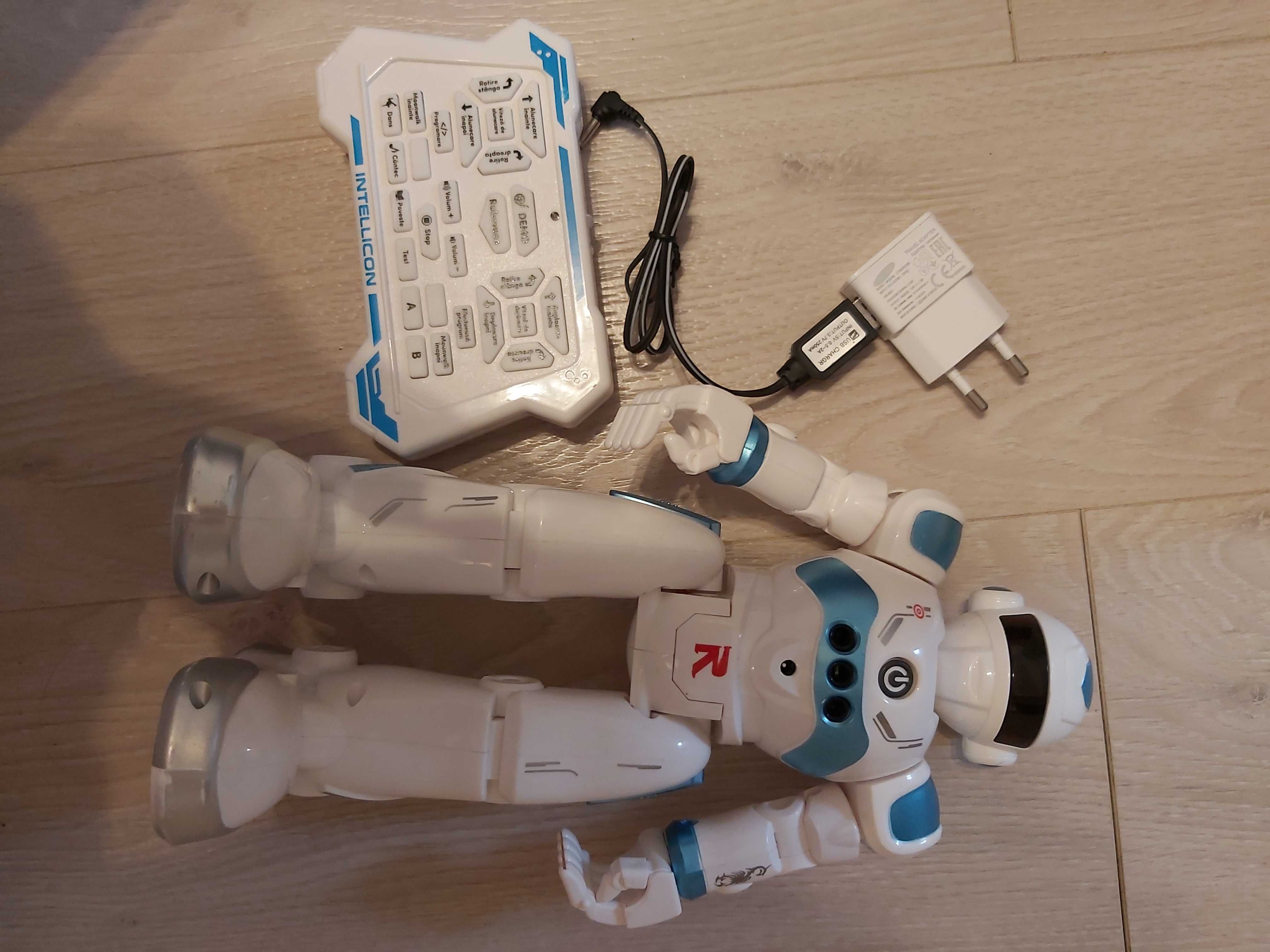 Robotel universal Noriel