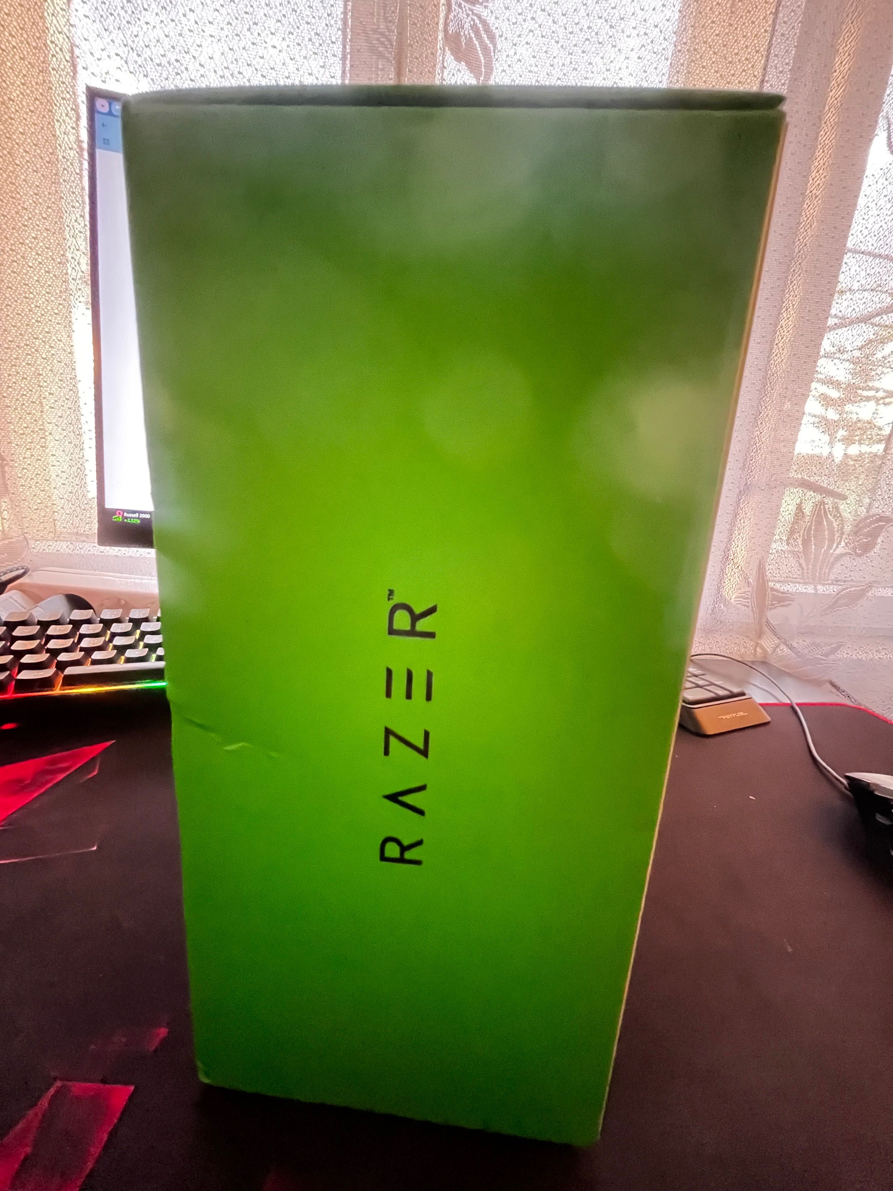 Vând căști gaming razer blackshark v2 x albe,nefolosite