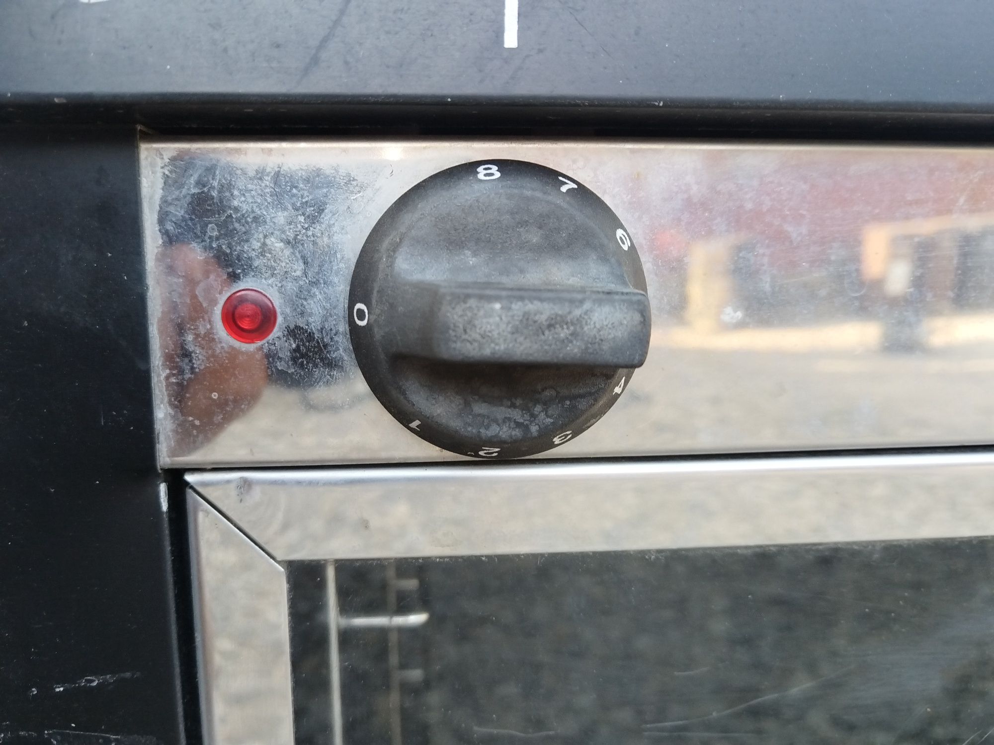 Vând dospitor smeg