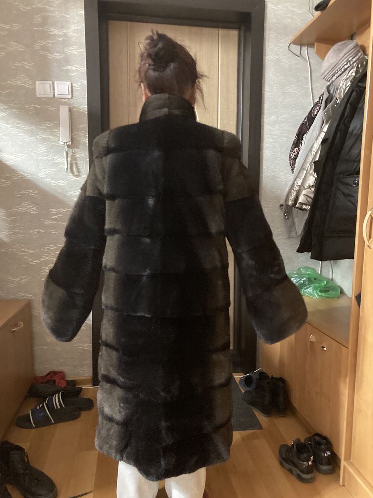 Продам норковую шубу