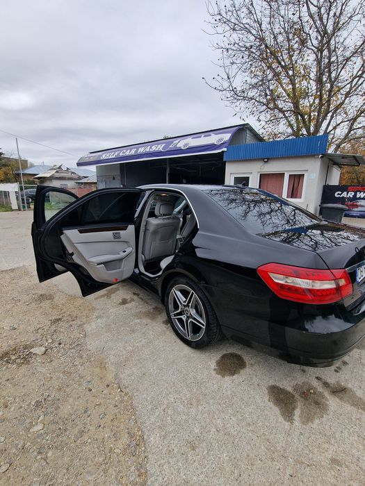 Mercedes E 220 Avangarde/ 7G-tronic  /300000 km 2011