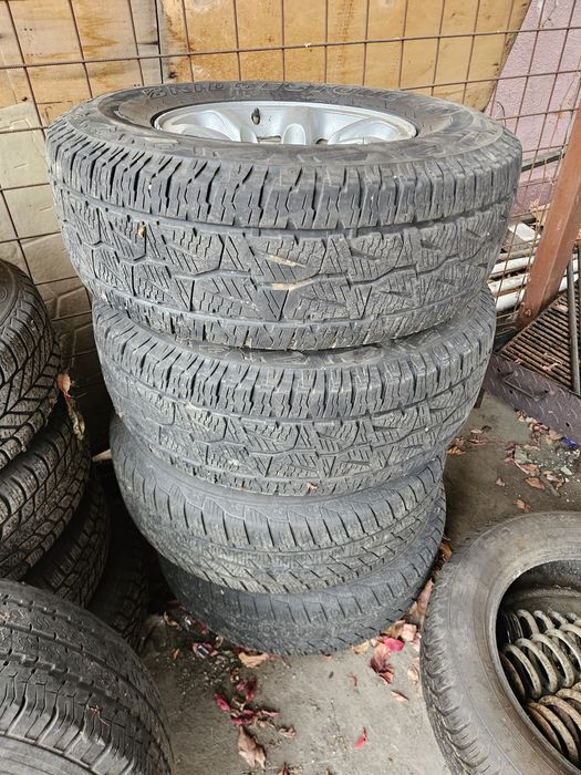 Jante cu anvelope iarna 265/70 r15 4x4
