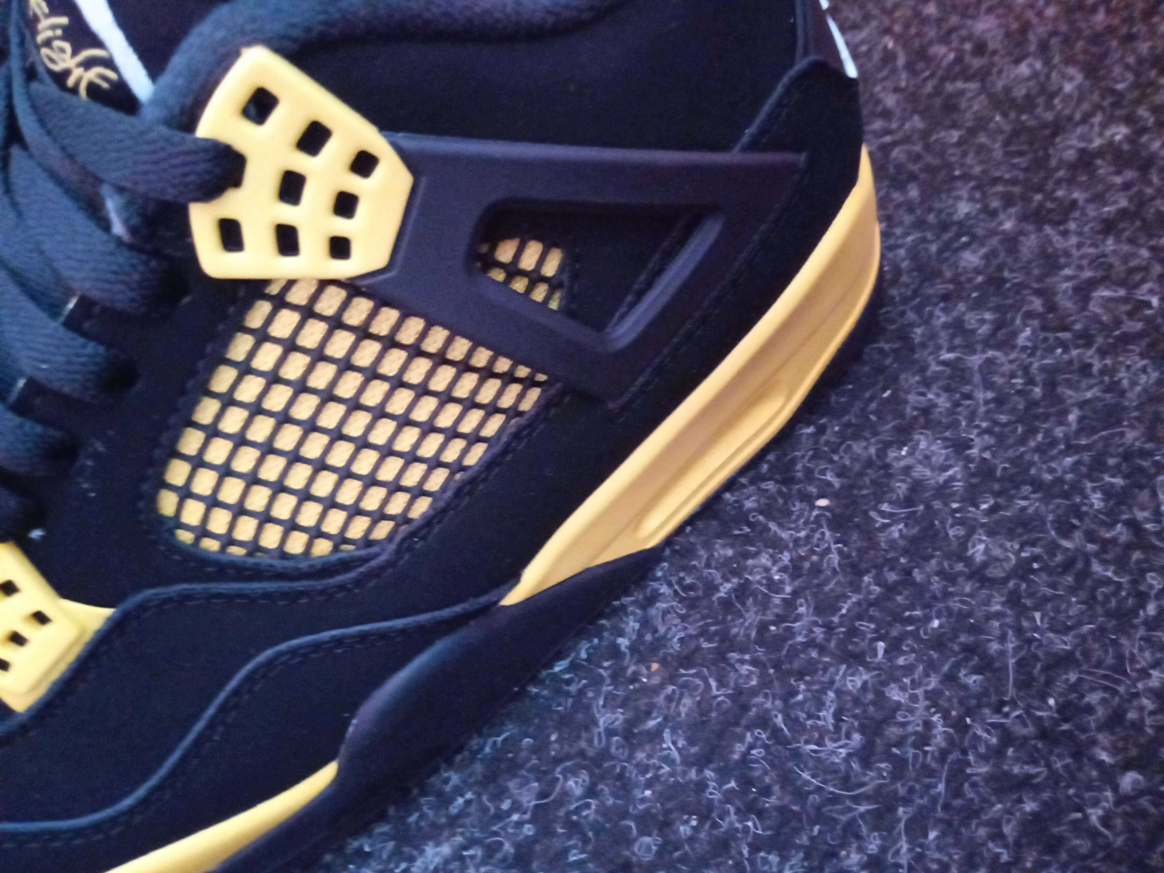 Jordan 4 Yellow Thunder