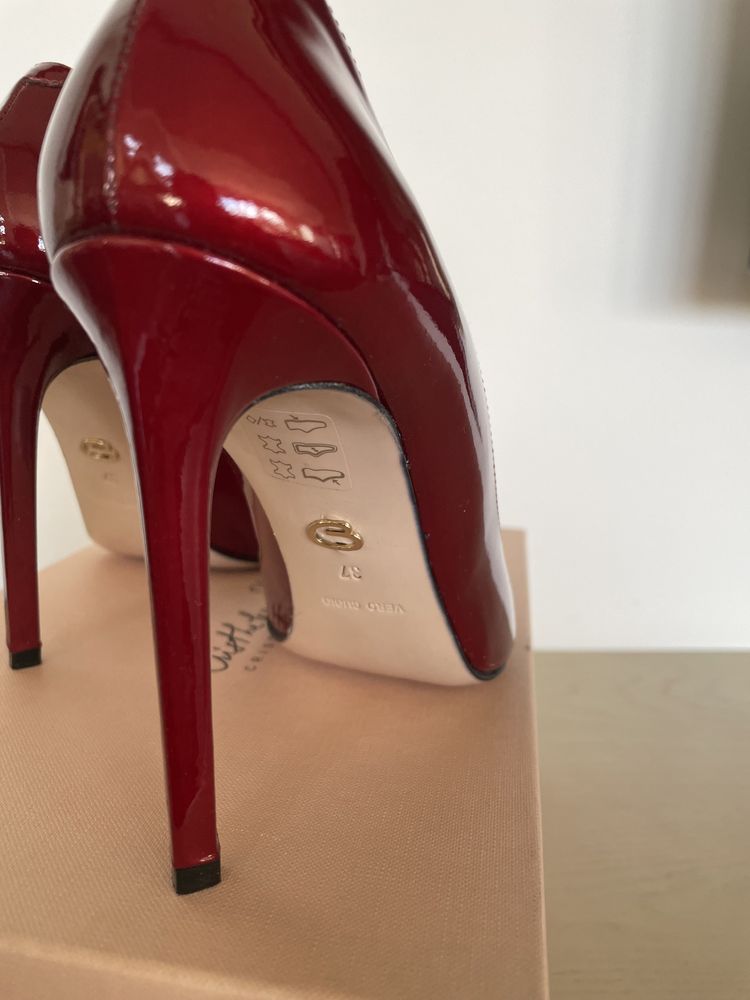 Vand pantofi stiletto Cristhelen B.