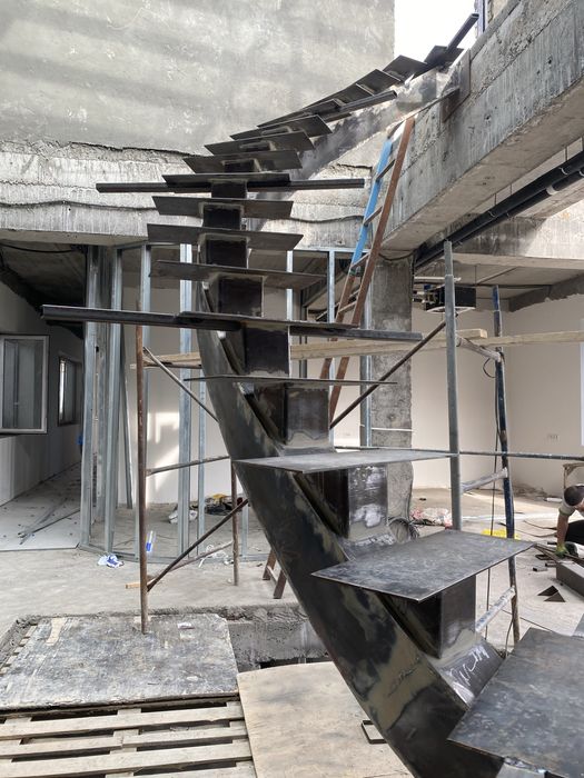 Металическая лестница