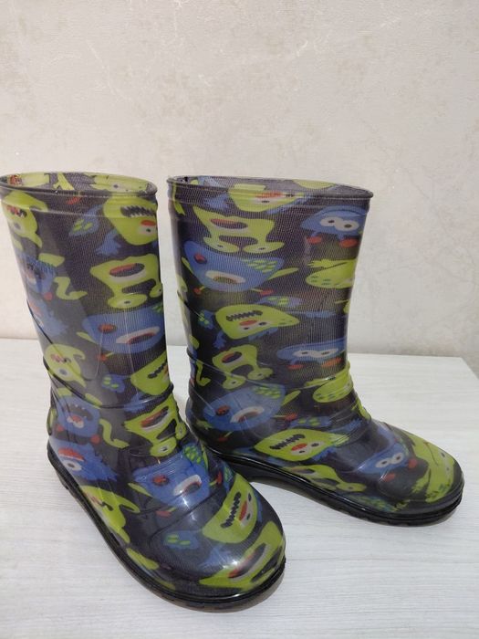 Отдам сапоги резиновые