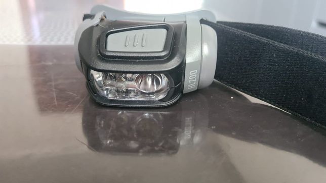 Продам налобный светодиодный фонарь HL-200