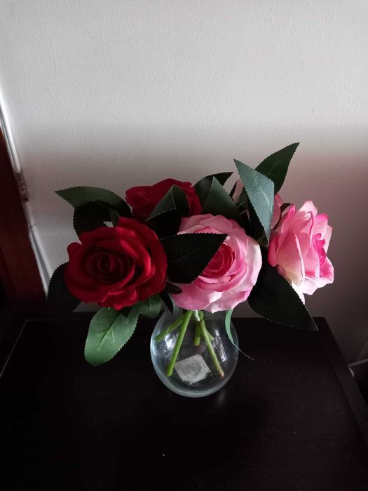 La vie en ROSES  ...plante artificiale si COVOR Mobexpert, nou