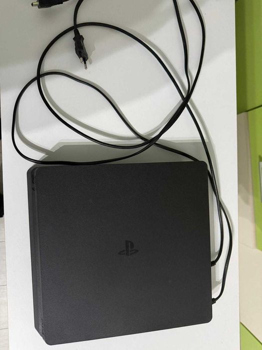 Vand ps4 slim de un TB in stare buna