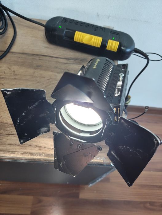 Световой прибор Dedolight