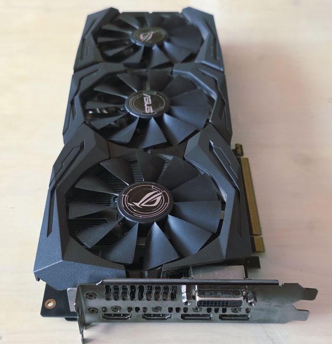 Placa video gaming ASUS ROG RX 480 8GB GDDR5 256bit