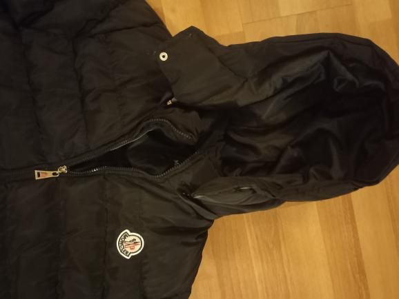 Geacă Moncler nouă