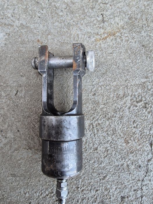 Cap hidraulic de sertizat