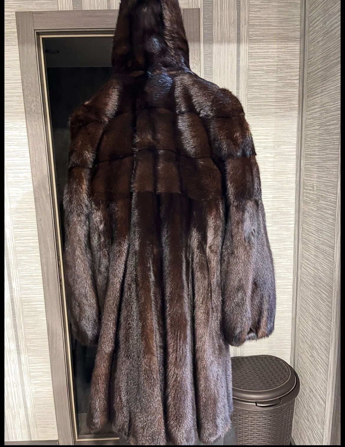 Продам шубу норковую женскую