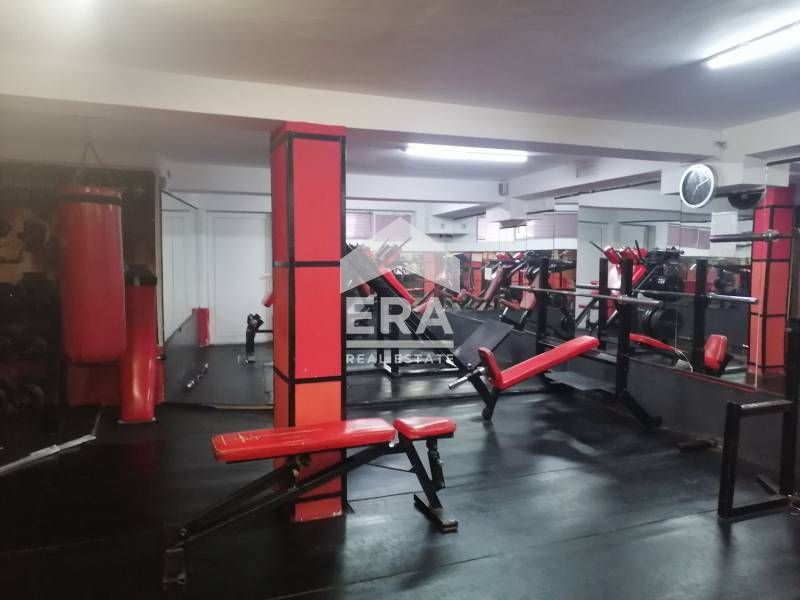 Дава се под наем  в Варна, Гръцка махала -  кв.м за 2500 € - Снимка #5