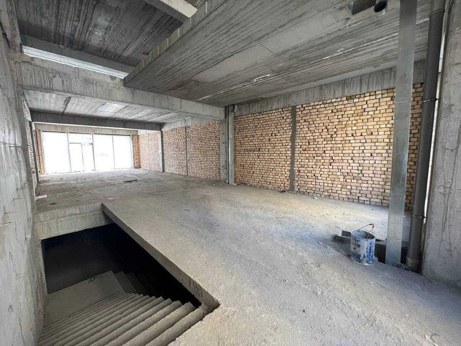 Продаётся помещение 450м2  Ориентир: ул. Махтумкули, ЖК New life