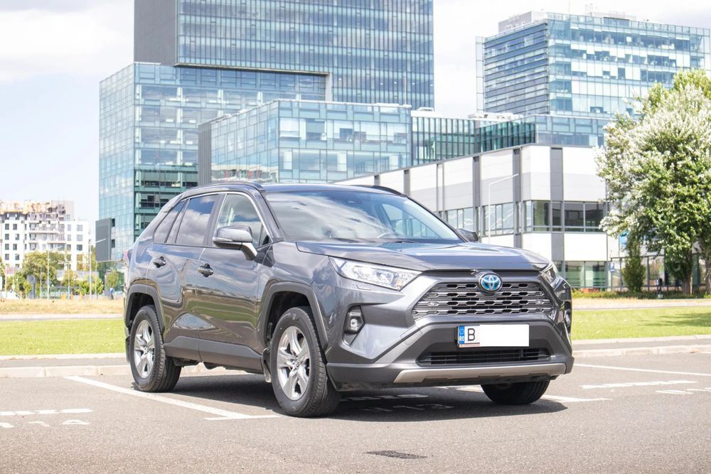Toyota RAV4 Toyota RAV4 Hybrid Dynamic 2.5 CVT 222CP 4x4 2023 TVA deductibil