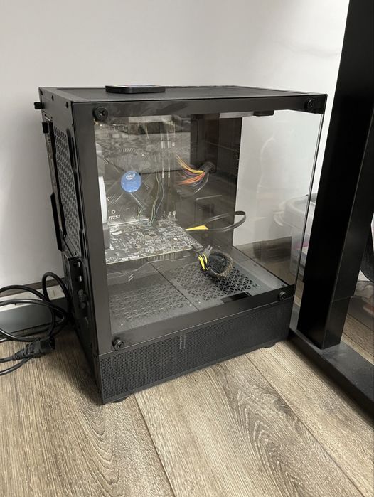 Vand pc in conditie foarte bună,nefolosi.Schimb cu macbook M1,pro M1