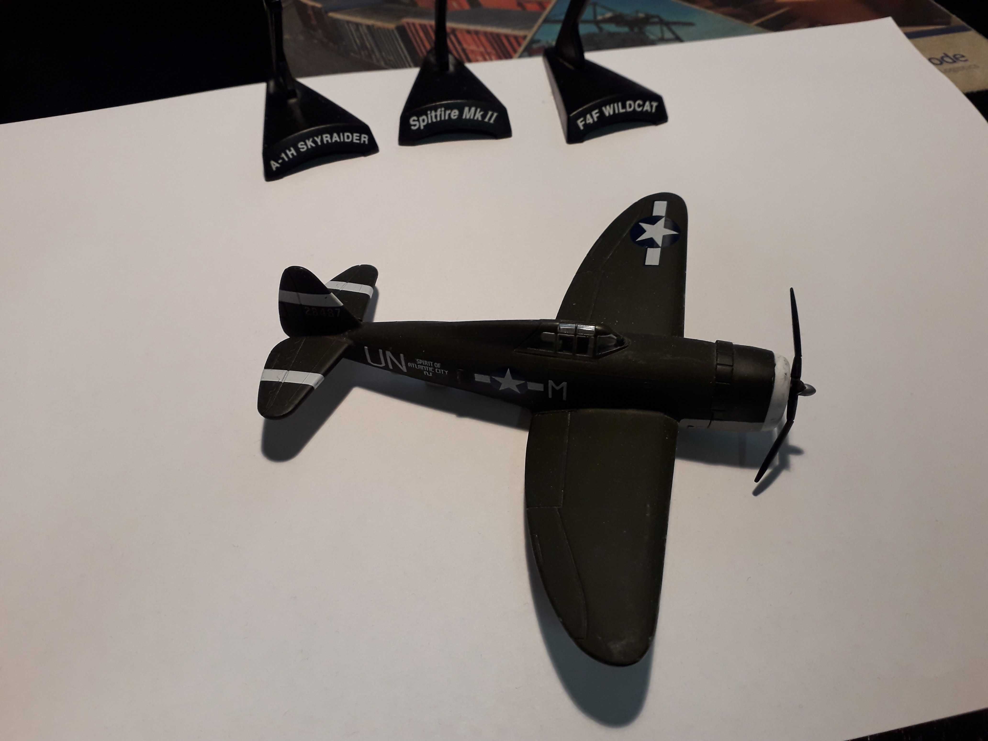 avione metal diverse modele