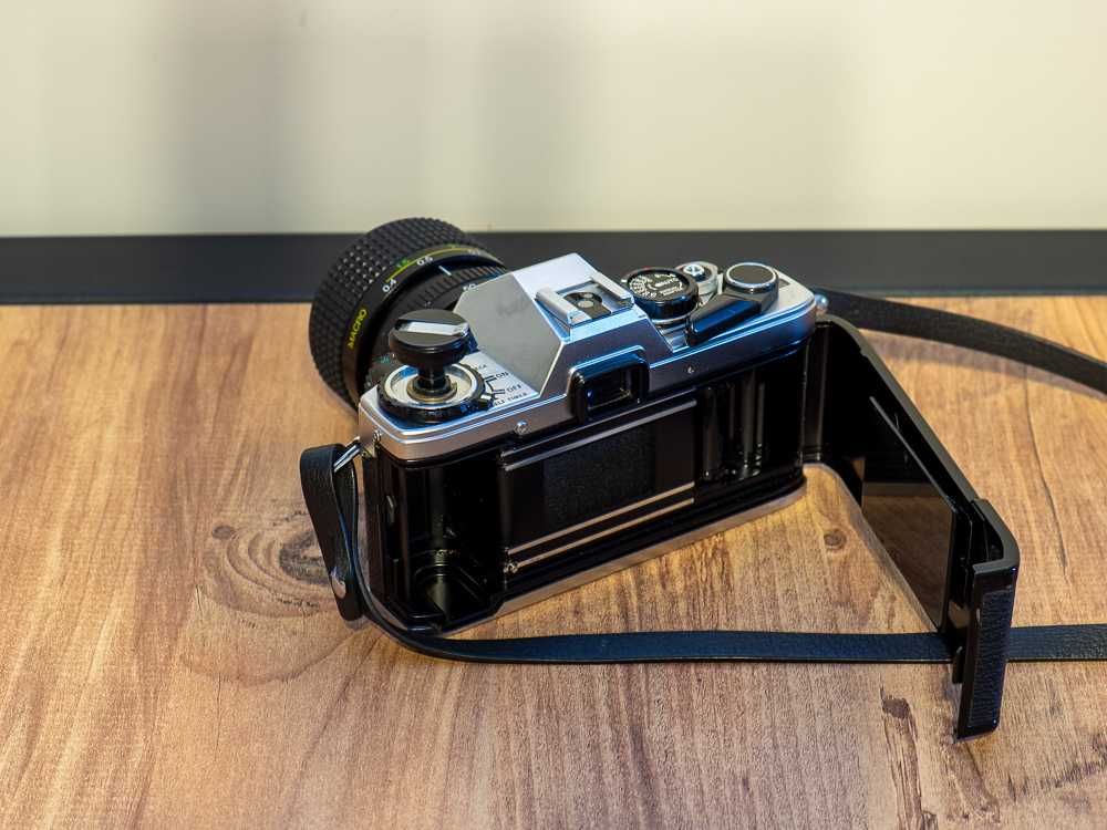 Аналогов фотоапарат Olympus OM-10