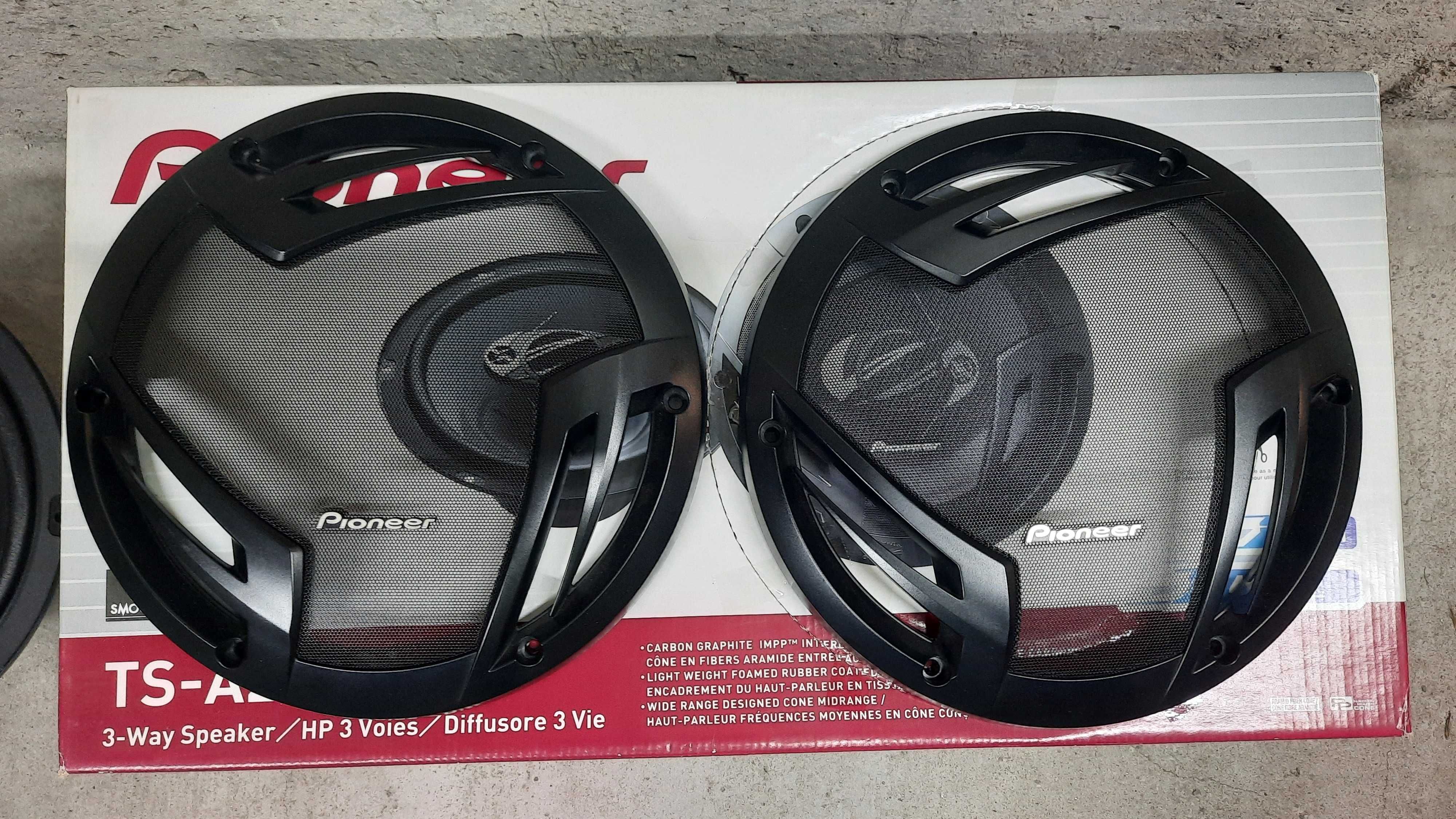 Pioneer TS-A2503i-420 W-25см-тонколони