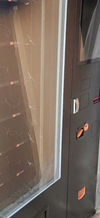 Ново!!! Промо-Вендинг машина с тъч и асансьор!